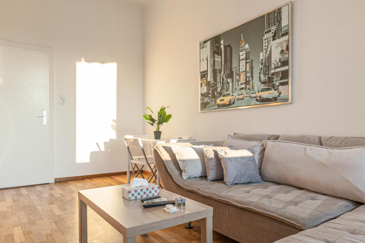 Joyful 2br Apt. @ Millenium Tower And The Danube * Wenen