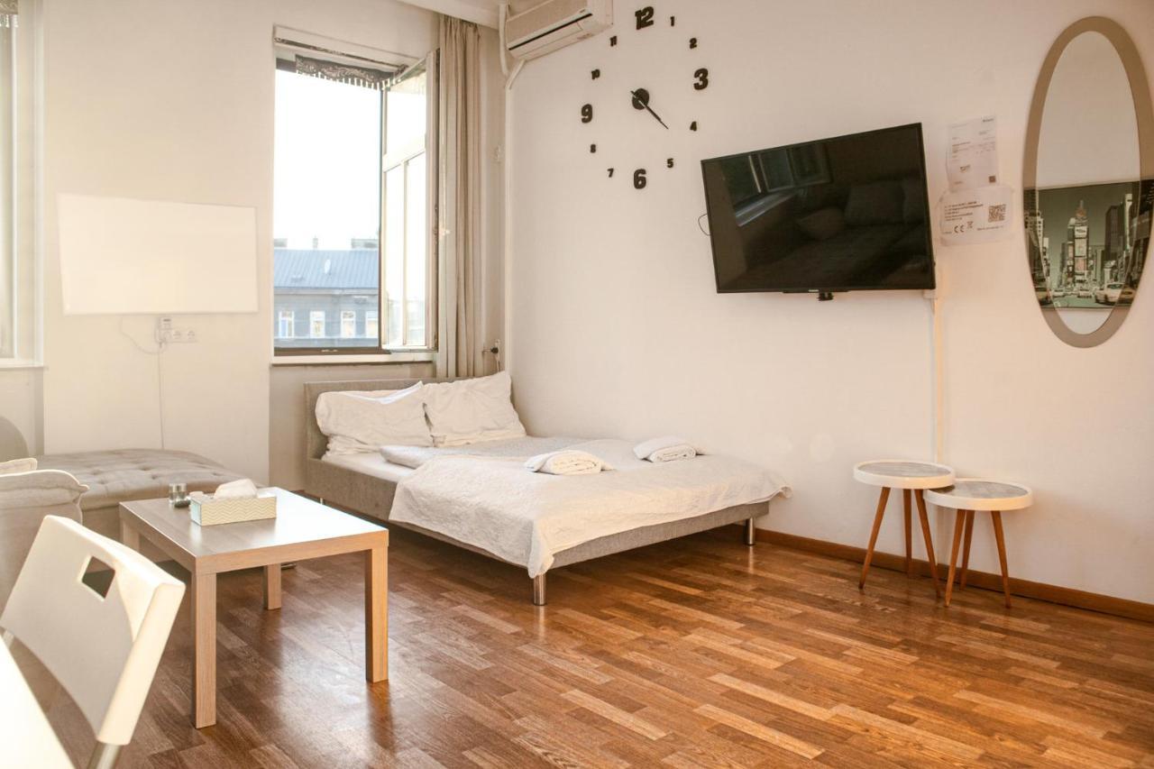 Joyful 2br Apt. @ Millenium Tower And The Danube * Wenen