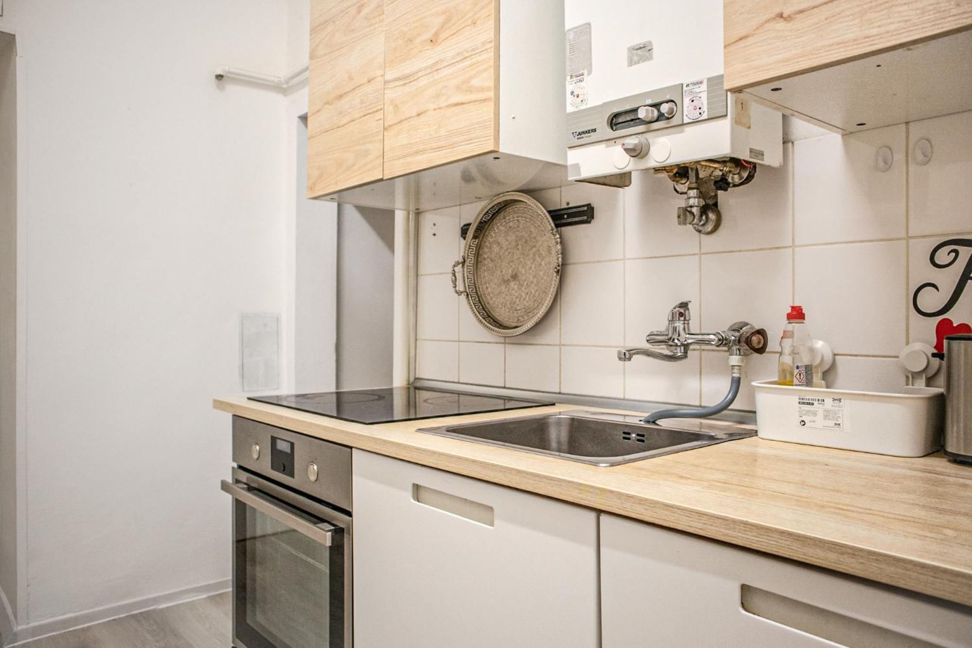 Joyful 2br Apt. @ Millenium Tower And The Danube * Wenen